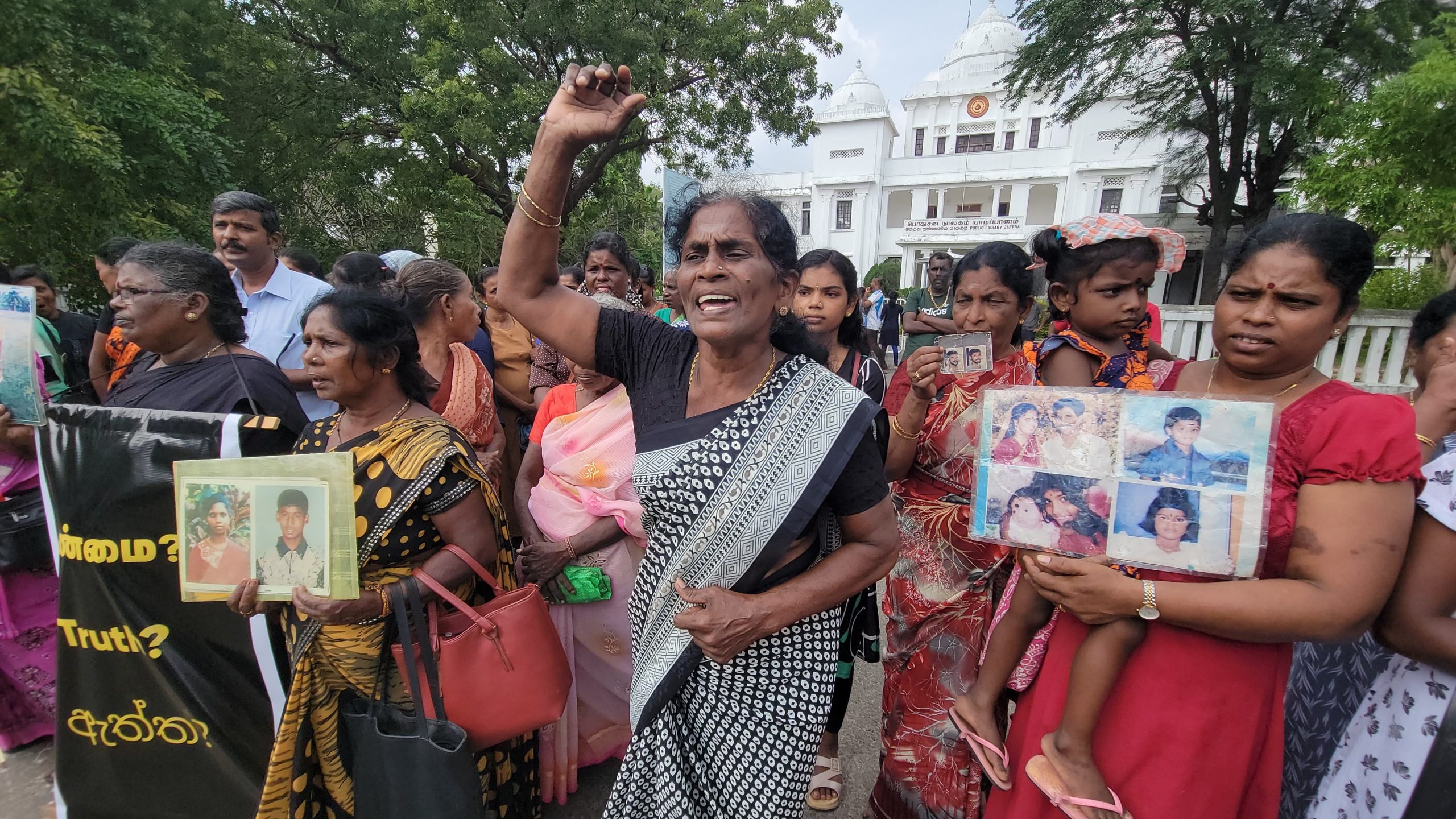 சர்வதேச நீதியே எமக்கு வேண்டும் – தமிழர் தாயகத்தில் உறவுகள் கண்ணீருடன் கோஷம்