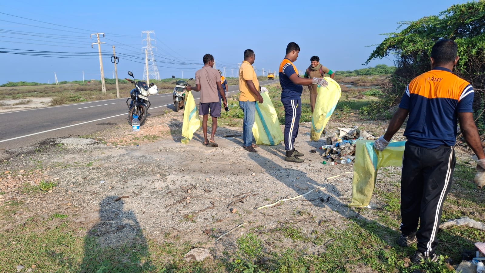 வங்காலை பறவைகள் சரணாலயத்தில் சுற்றுச்சூழல் துப்புரவுப் பணி