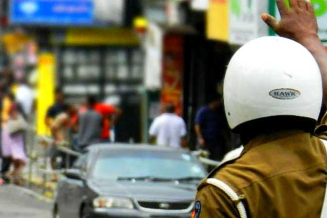 கொட்டாஞ்சேனையில் விசேட போக்குவரத்து கொட்டாஞ்சேனையில் விசேட போக்குவரத்து