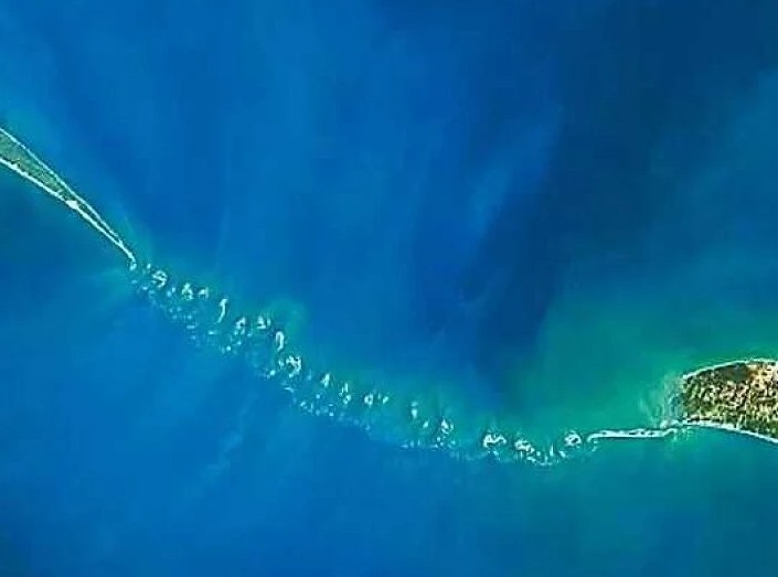 இராமர் பாலத்தை பார்வையிடுவதற்கான படகு சேவைகள் ஆரம்பம் இராமர் பாலத்தை பார்வையிடுவதற்கான படகு சேவைகள் ஆரம்பம்