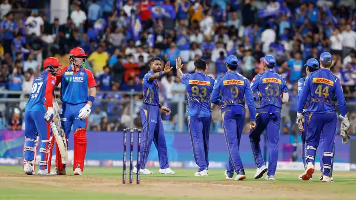 டெல்லியை வீழ்த்தி 4-வது அணியாக பிளே ஆஃப் சுற்றுக்குள் நுழைந்தது மும்பை இந்தியன்ஸ் டெல்லியை வீழ்த்தி 4-வது அணியாக பிளே ஆஃப் சுற்றுக்குள் நுழைந்தது மும்பை இந்தியன்ஸ்