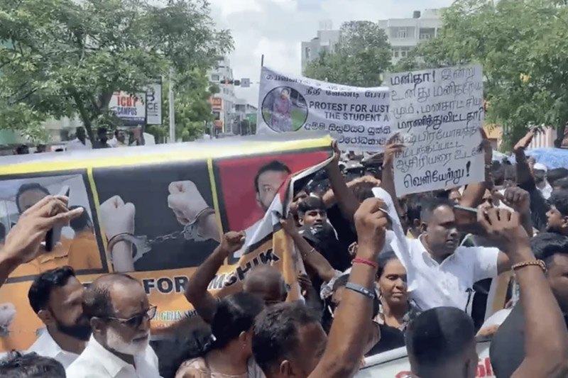 மாணவி ஆசிரியரால் துஷ்பிரயோகத்திற்கு உள்ளானமை உறுதி – பொலிஸ் ஊடகப்பிரிவு மாணவி ஆசிரியரால் துஷ்பிரயோகத்திற்கு உள்ளானமை உறுதி – பொலிஸ் ஊடகப்பிரிவு