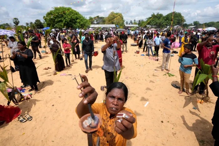 உள்நாட்டுப் போரில் பாதிக்கப்பட்டவர்கள் நீதியை எதிர்பார்க்கின்றனர் – மனித உரிமைகள் கண்காணிப்பகம் உள்நாட்டுப் போரில் பாதிக்கப்பட்டவர்கள் நீதியை எதிர்பார்க்கின்றனர் – மனித உரிமைகள் கண்காணிப்பகம்