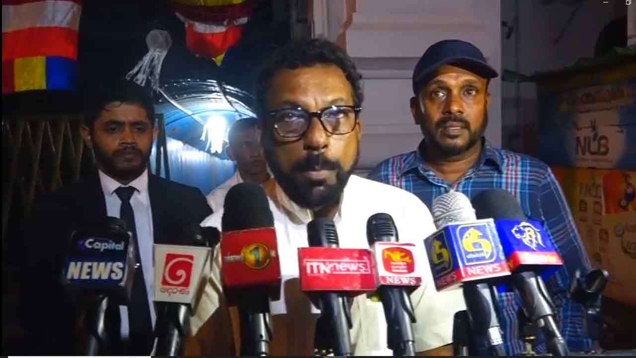 மாணவி தற்கொலை சம்பவம் – கல்வி நிறுவன உரிமையாளர் சிஐடியில் முறைப்பாடு மாணவி தற்கொலை சம்பவம் – கல்வி நிறுவன உரிமையாளர் சிஐடியில் முறைப்பாடு