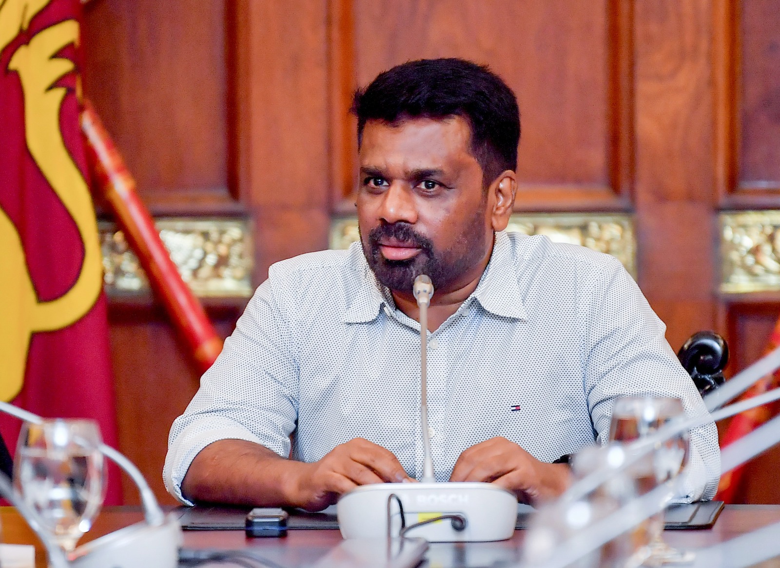 கொழும்பில் உள்ள கால்வாய்கள், வடிகால் கட்டமைப்புகளை விரைவாக புனரமைக்குமாறு ஜனாதிபதி பணிப்புரை கொழும்பில் உள்ள கால்வாய்கள், வடிகால் கட்டமைப்புகளை விரைவாக புனரமைக்குமாறு ஜனாதிபதி பணிப்புரை
