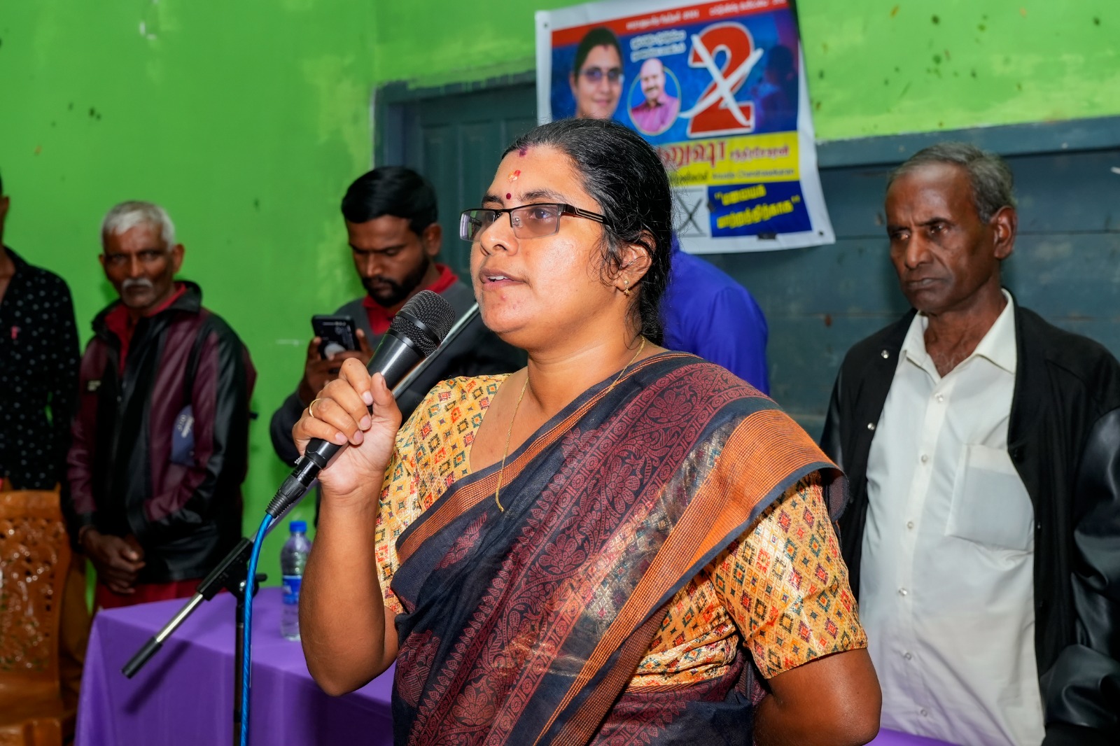 மாணவி அம்ஷிகா விவகாரத்தில் அரசாங்கத்தின் கருத்துகள் பொறுப்பற்றது – அனுஷா கண்டனம் மாணவி அம்ஷிகா விவகாரத்தில் அரசாங்கத்தின் கருத்துகள் பொறுப்பற்றது – அனுஷா கண்டனம்