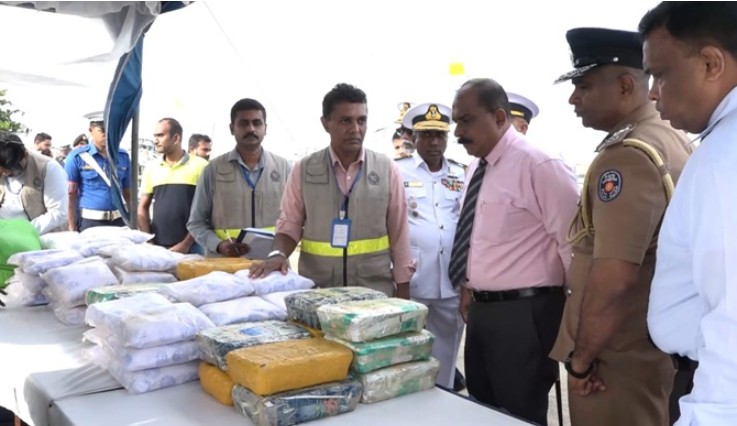 படகுகளிலிருந்து பறிமுதல் செய்யப்பட்ட போதைப்பொருட்களின் பெறுமதி 1,000 கோடி ரூபா படகுகளிலிருந்து பறிமுதல் செய்யப்பட்ட போதைப்பொருட்களின் பெறுமதி 1,000 கோடி ரூபா