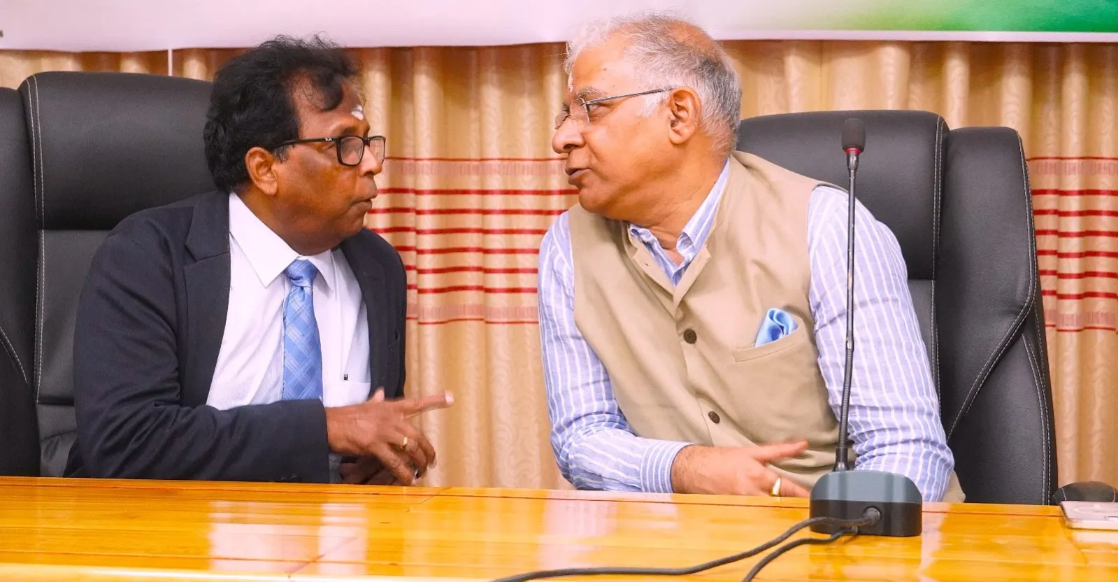 இந்தியாவை நம்பியிருக்கின்றது வடக்கு என்கின்றார் ஆளுநர் வேதநாயகன் இந்தியாவை நம்பியிருக்கின்றது வடக்கு என்கின்றார் ஆளுநர் வேதநாயகன்