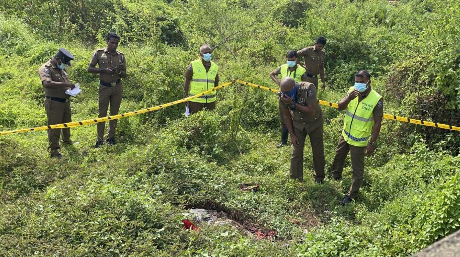 திருகோணமலையில் உருக்குலைந்த நிலையில் சடலம் கண்டெடுப்பு திருகோணமலையில் உருக்குலைந்த நிலையில் சடலம் கண்டெடுப்பு