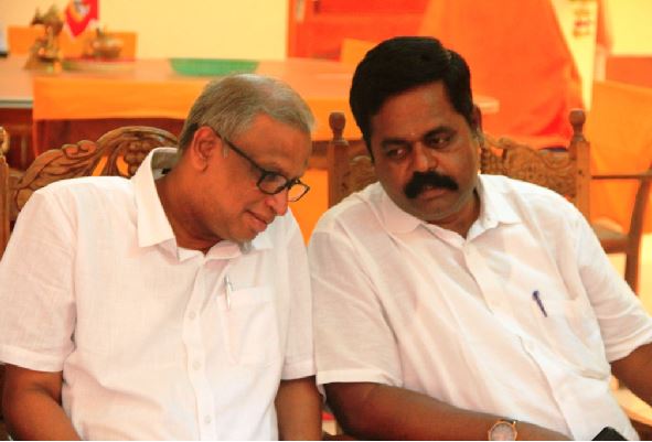 தமிழரசு கட்சியில் சுமந்திரனே அதிகாரம் மிக்கவர் – சிறிதரனுக்கு, சிவஞானம் அறிவுரை தமிழரசு கட்சியில் சுமந்திரனே அதிகாரம் மிக்கவர் – சிறிதரனுக்கு, சிவஞானம் அறிவுரை