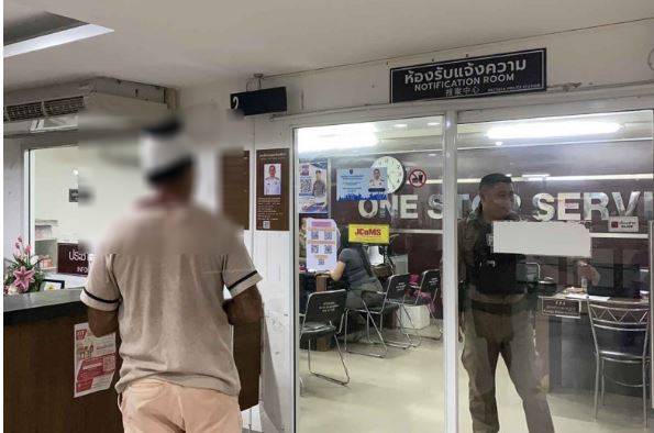 பேங்கொக் – பட்டாயா நகரில் இலங்கை சுற்றுலா பயணி மீது தாக்குதல் நடத்திய திருநங்கை பேங்கொக் – பட்டாயா நகரில் இலங்கை சுற்றுலா பயணி மீது தாக்குதல் நடத்திய திருநங்கை