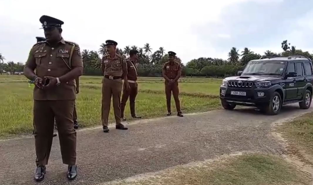 கோப்பாய் பகுதியில் ஒருவர் வெட்டிக்கொலை கோப்பாய் பகுதியில் ஒருவர் வெட்டிக்கொலை