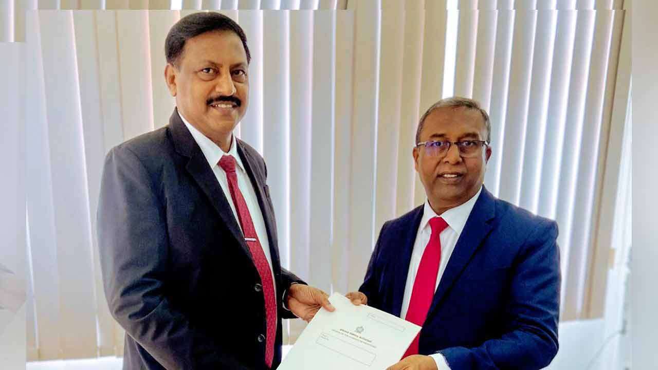 யாழ் மாவட்ட அரசாங்க அதிபராக மருதலிங்கம் பிரதீபன் நியமனம் யாழ் மாவட்ட அரசாங்க அதிபராக மருதலிங்கம் பிரதீபன் நியமனம்