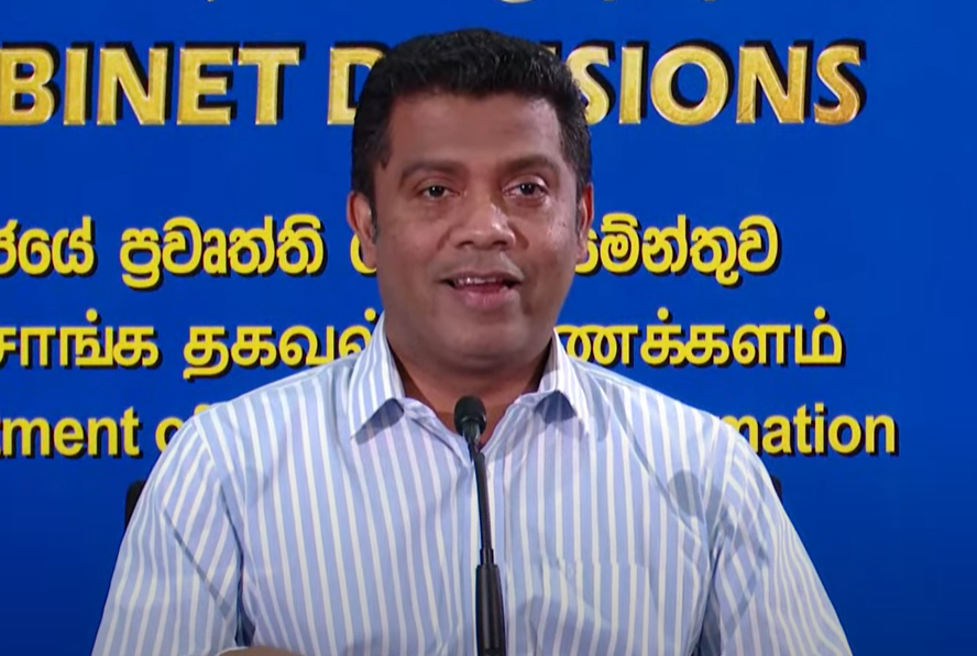 எரிபொருளுக்கு பற்றாக்குறை ஏற்படாது – மக்கள் அச்சமடையத் தேவையில்லை எரிபொருளுக்கு பற்றாக்குறை ஏற்படாது – மக்கள் அச்சமடையத் தேவையில்லை