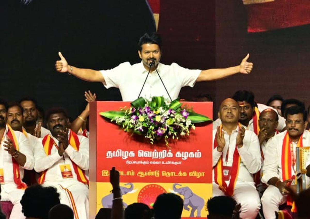 2026 சட்டமன்ற தேர்தல் – ஆட்சேர்ப்பில் தீவிரம் காட்டும் த.வெ.க 2026 சட்டமன்ற தேர்தல் – ஆட்சேர்ப்பில் தீவிரம் காட்டும் த.வெ.க