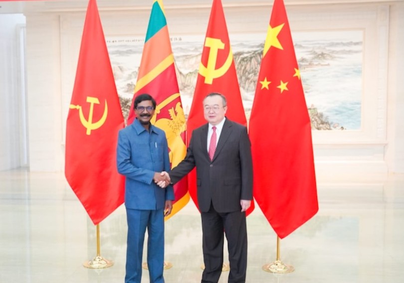 இலங்கையின் வளர்ச்சித் திட்டத்திற்கு முழுமையான ஆதரவு வழங்குவதாக சீனா உறுதி இலங்கையின் வளர்ச்சித் திட்டத்திற்கு முழுமையான ஆதரவு வழங்குவதாக சீனா உறுதி