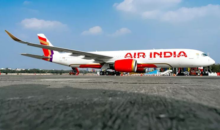 நடு வானில் எஞ்சினில் கோளாறு – கொல்கத்தாவில் தரையிறக்கப்பட்ட ஏர் இந்தியா விமானம் நடு வானில் எஞ்சினில் கோளாறு – கொல்கத்தாவில் தரையிறக்கப்பட்ட ஏர் இந்தியா விமானம்