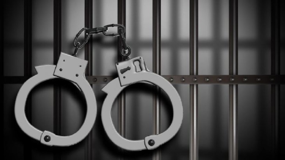 யாழில் வாள் வெட்டு சம்பவம் – மூவர் கைது யாழில் வாள் வெட்டு சம்பவம் – மூவர் கைது