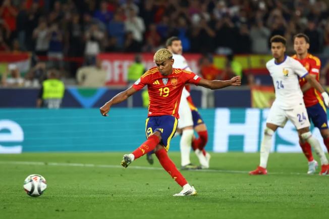 UEFA நேஷன்ஸ் லீக் – பிரான்ஸை வீழ்த்தி ஸ்பெயின் இறுதிப் போட்டிக்கு தகுதி UEFA நேஷன்ஸ் லீக் – பிரான்ஸை வீழ்த்தி ஸ்பெயின் இறுதிப் போட்டிக்கு தகுதி