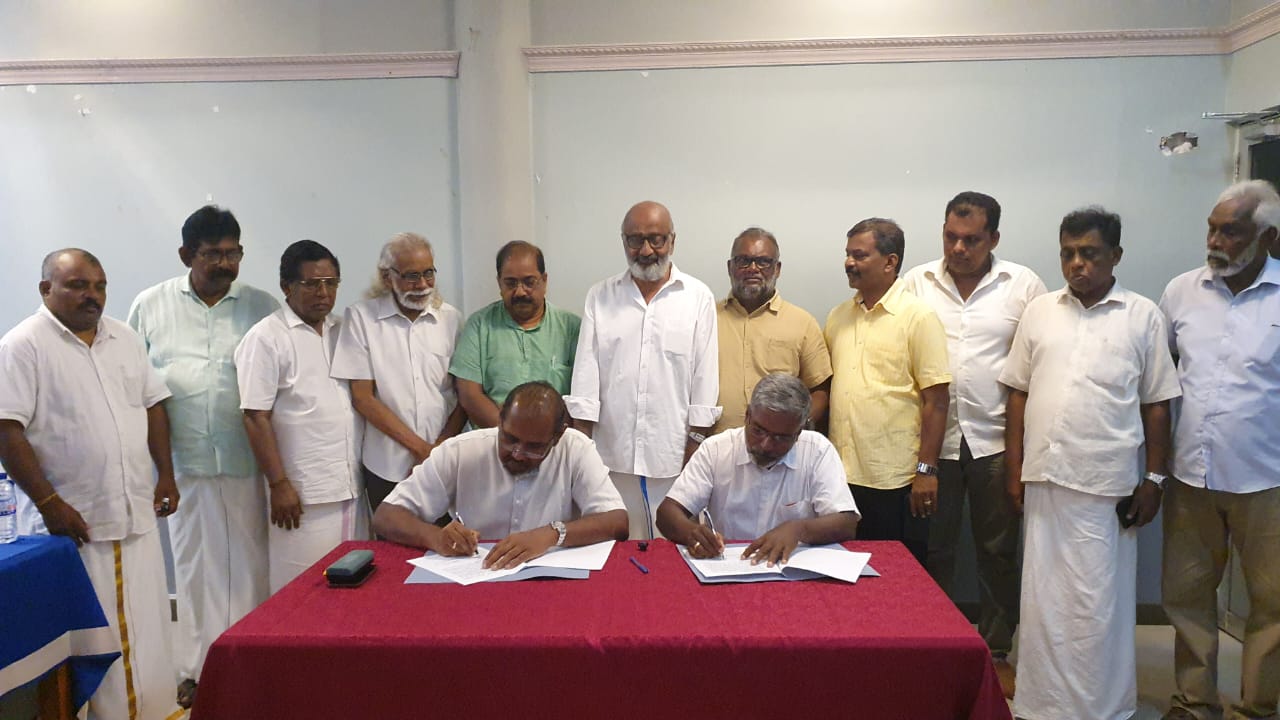 தமிழ் தேசிய பேரவை மற்றும் ஜனநாயக தமிழ் தேசிய கூட்டணிக்கு இடையில் ஒப்பந்தம் கைச்சாத்து தமிழ் தேசிய பேரவை மற்றும் ஜனநாயக தமிழ் தேசிய கூட்டணிக்கு இடையில் ஒப்பந்தம் கைச்சாத்து