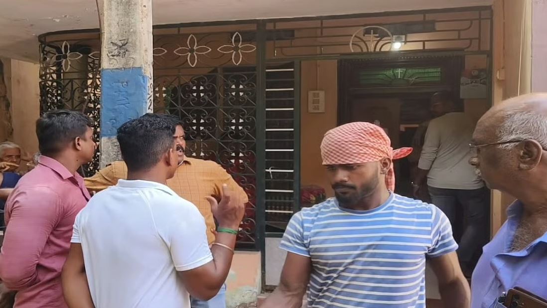 இந்தியாவில் ஏழு பவுண் நகைக்காக கொலை செய்யப்பட்ட மூதாட்டி – இலங்கை அகதிப் பெண்ணும், மகனும் கைது இந்தியாவில் ஏழு பவுண் நகைக்காக கொலை செய்யப்பட்ட மூதாட்டி – இலங்கை அகதிப் பெண்ணும், மகனும் கைது
