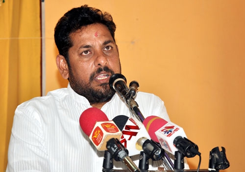 தமிழீழ வைப்பகத்திலிருந்து மீட்கப்பட்ட நகைகளை மக்களிடம் ஒப்படைக்க வேண்டும் தமிழீழ வைப்பகத்திலிருந்து மீட்கப்பட்ட நகைகளை மக்களிடம் ஒப்படைக்க வேண்டும்