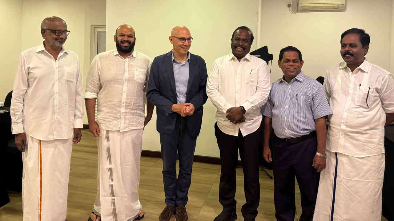 ஐ.நா மனித உரிமைகளுக்கான உயர்ஸ்தானிகரை சந்தித்த தமிழ் அரசியல்வாதிகள் ஐ.நா மனித உரிமைகளுக்கான உயர்ஸ்தானிகரை சந்தித்த தமிழ் அரசியல்வாதிகள்