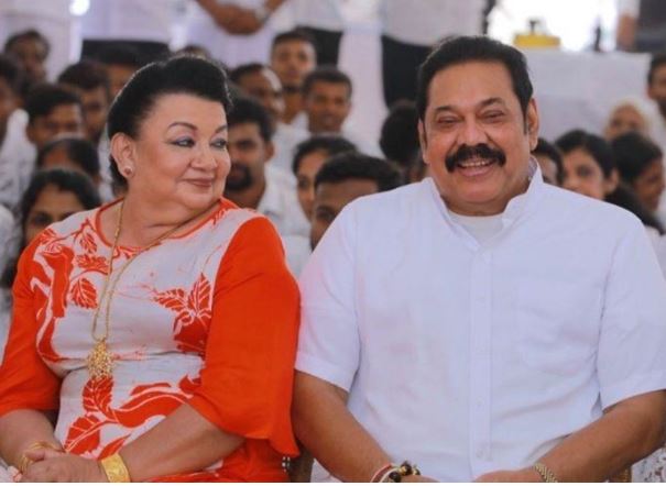 ஷிராந்தி விரைவில் கைதாகவுள்ளதாக தகவல்!! மல்வத்தே மகாநாயக்கர் தேரரின் உதவியை நாடினார் மகிந்த ஷிராந்தி விரைவில் கைதாகவுள்ளதாக தகவல்!! மல்வத்தே மகாநாயக்கர் தேரரின் உதவியை நாடினார் மகிந்த