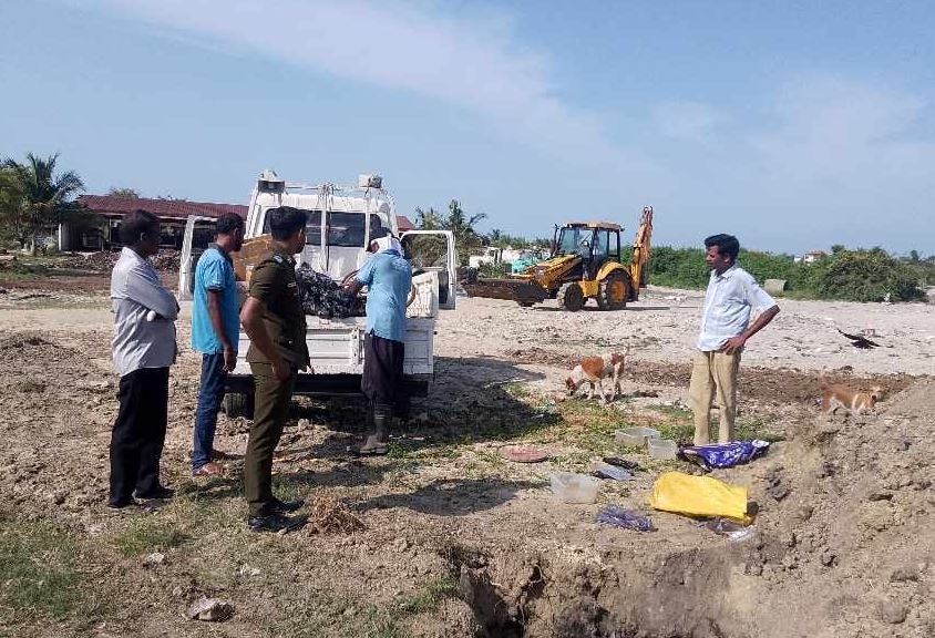 மன்னாரில் உணவக முகாமையாளர் மற்றும் ஊழியருக்கு ஐந்து வருட ஒத்திவைக்கப்பட்ட சிறை தண்டனை மன்னாரில் உணவக முகாமையாளர் மற்றும் ஊழியருக்கு ஐந்து வருட ஒத்திவைக்கப்பட்ட சிறை தண்டனை