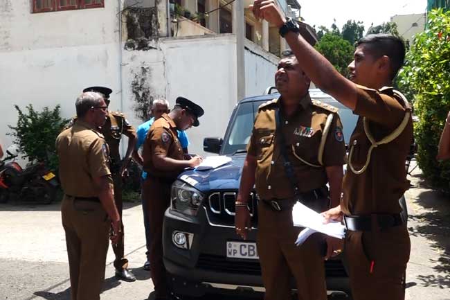 கொழும்பு -வெள்ளவத்தையில் ஐந்து மாடி கட்டிடத்தில் இருந்து விழுந்த ஒருவர் உயிரிழப்பு கொழும்பு -வெள்ளவத்தையில் ஐந்து மாடி கட்டிடத்தில் இருந்து விழுந்த ஒருவர் உயிரிழப்பு