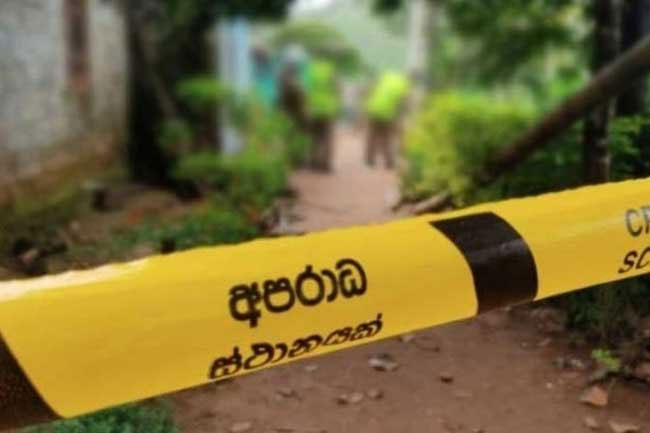 மெதகம பகுதியில் மனைவினை சுட்டுக் கொலை செய்த கணவன் – சந்தேகநபர் தப்பியோட்டம் மெதகம பகுதியில் மனைவினை சுட்டுக் கொலை செய்த கணவன் – சந்தேகநபர் தப்பியோட்டம்