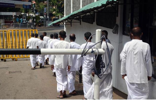 “ஜனாதிபதி பொது மன்னிப்பின் கீழ் சட்டவிரோதமாக கைதிகள் விடுதலை” – விசாரணையில் தகவல் “ஜனாதிபதி பொது மன்னிப்பின் கீழ் சட்டவிரோதமாக கைதிகள் விடுதலை” – விசாரணையில் தகவல்