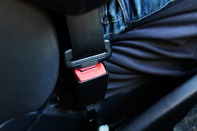 பஸ் சாரதிகள் ஆசனப்பட்டிகளை (Seat belt) அணிவது கட்டாயம் பஸ் சாரதிகள் ஆசனப்பட்டிகளை (Seat belt) அணிவது கட்டாயம்