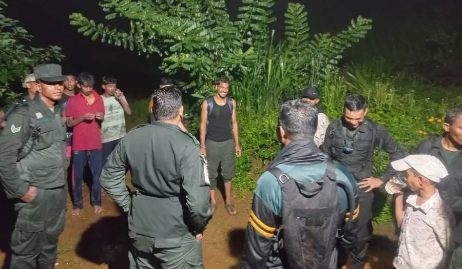 ஹந்தானை மலைப்பகுதியில் காணாமல் போன மாணவர்கள் குழு பத்திரமாக மீட்பு ஹந்தானை மலைப்பகுதியில் காணாமல் போன மாணவர்கள் குழு பத்திரமாக மீட்பு