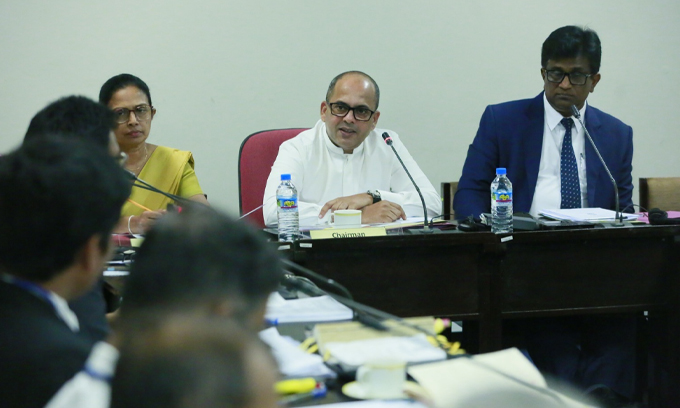 மின்சாரம் சட்டமூலம் – குழுவில் கருத்திற்கொள்ளப்பட்ட விடயங்கள் சில தொடர்பில் இணக்கம் மின்சாரம் சட்டமூலம் – குழுவில் கருத்திற்கொள்ளப்பட்ட விடயங்கள் சில தொடர்பில் இணக்கம்