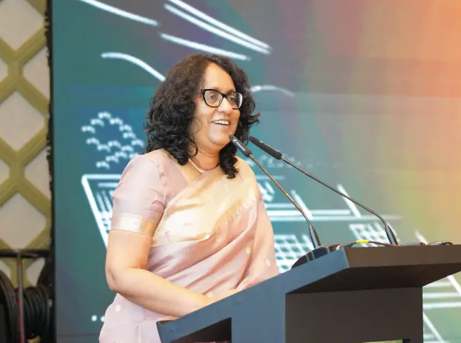 சூரிய சக்தியைப் பயன்படுத்த இலங்கை அர்ப்பணிப்புடன் செயல்படும் – ஹரினி அமரசூரிய