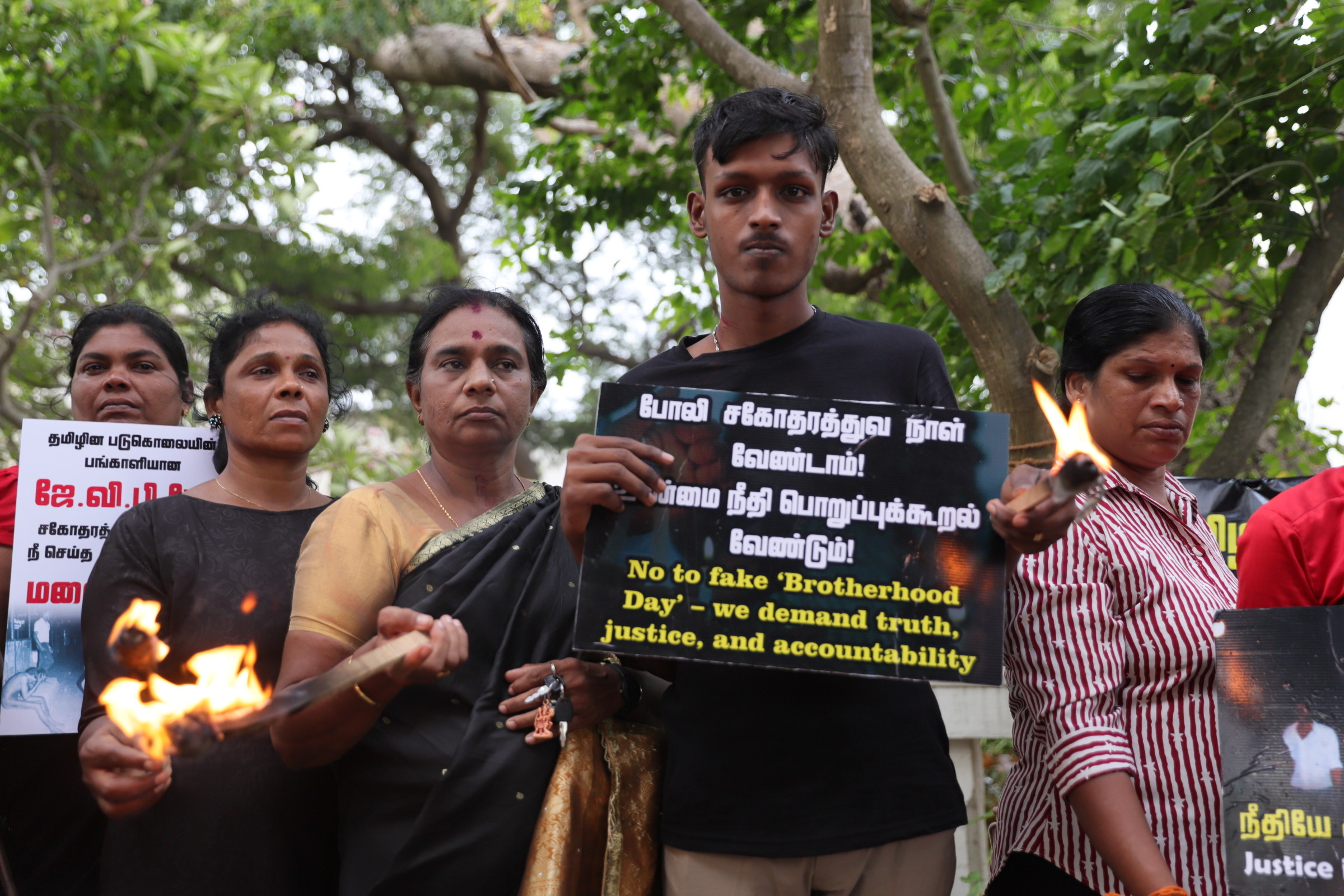கறுப்பு ஜூலை தினத்தில் அரசாங்கம் வடக்கிற்கு அனுப்பிய விசேட ரயில் ஒரு ‘நாடகம்’ கறுப்பு ஜூலை தினத்தில் அரசாங்கம் வடக்கிற்கு அனுப்பிய விசேட ரயில் ஒரு ‘நாடகம்’