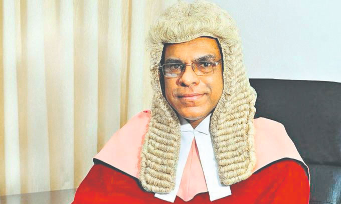 புதிய பிரதம நீதியரசராக பிரிதி பத்மன் சூரசேனவின் பெயர் பரிந்துரை புதிய பிரதம நீதியரசராக பிரிதி பத்மன் சூரசேனவின் பெயர் பரிந்துரை