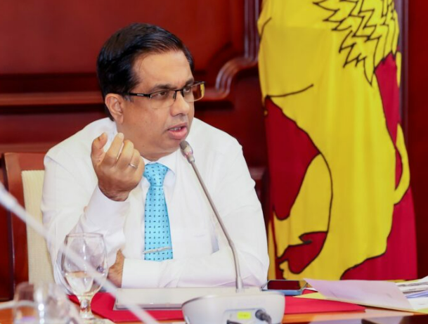 தேயிலைத் தொழிற்துறை தொடர்பில் எழுந்துள்ள பிரச்சினைகள் தொடர்பில் அரசுஅவதானம் தேயிலைத் தொழிற்துறை தொடர்பில் எழுந்துள்ள பிரச்சினைகள் தொடர்பில் அரசுஅவதானம்