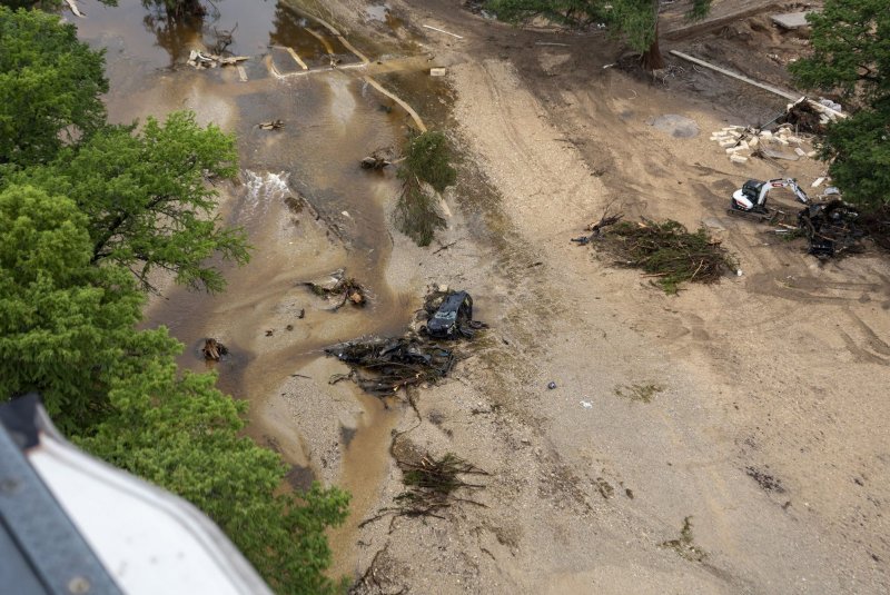 அமெரிக்காவில் வெள்ளம் காரணமாக உயிரிழந்தவர்களின் எண்ணிக்கை 100 ஐ கடந்தது அமெரிக்காவில் வெள்ளம் காரணமாக உயிரிழந்தவர்களின் எண்ணிக்கை 100 ஐ கடந்தது