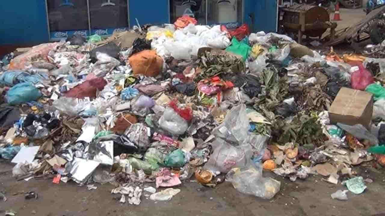 டிக்கோயாவில் கழிவகற்றல் பிரச்சினைக்கு க்ளீன் ஸ்ரீலங்கா திட்டத்தின் ஊடாக தீர்வு டிக்கோயாவில் கழிவகற்றல் பிரச்சினைக்கு க்ளீன் ஸ்ரீலங்கா திட்டத்தின் ஊடாக தீர்வு