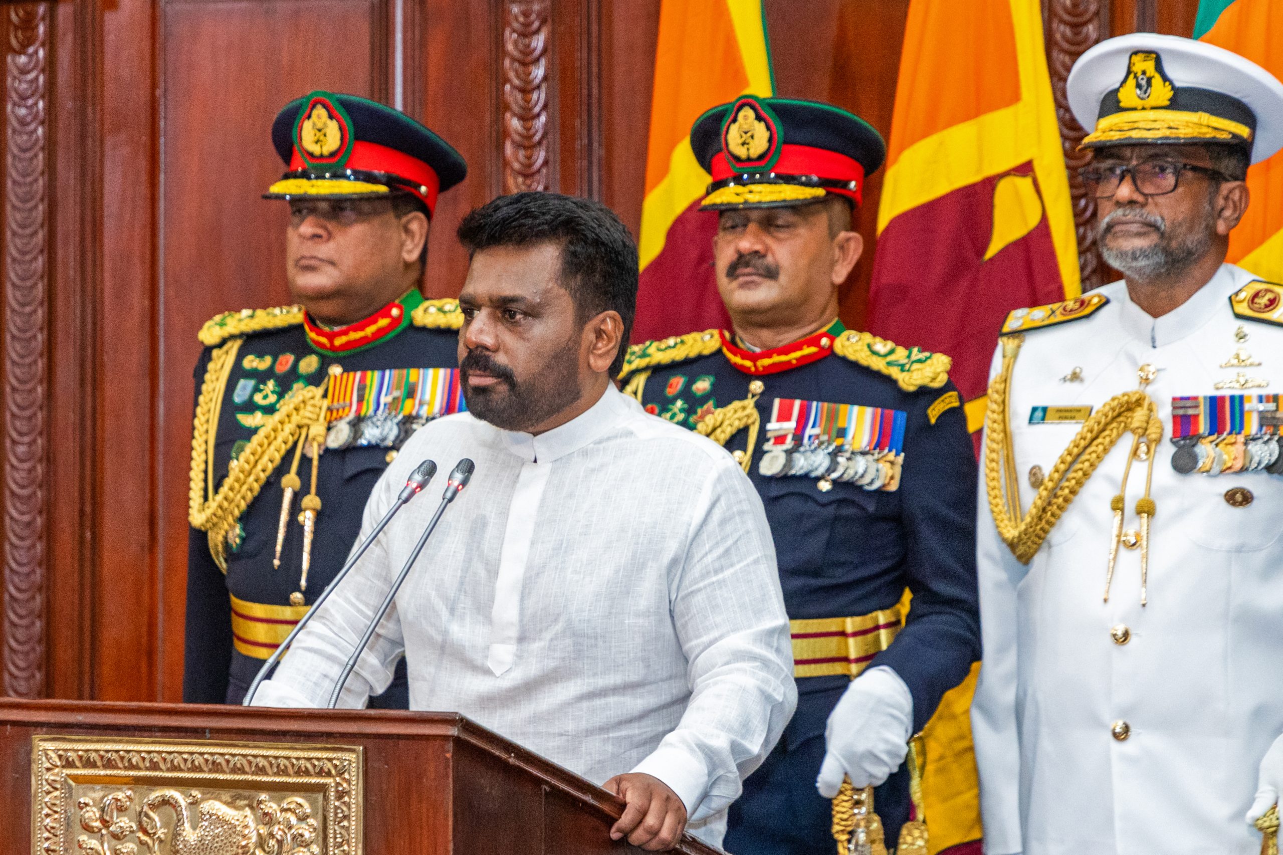 ஆயுதப்படையினருக்கு ஜனாதிபதி அழைப்பு ஆயுதப்படையினருக்கு ஜனாதிபதி அழைப்பு