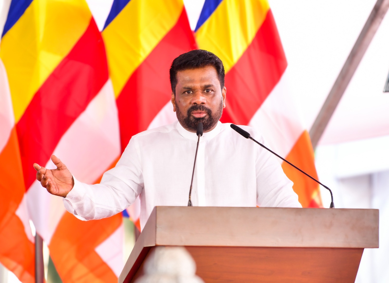 இனவாதத்தை நிராகரித்து தேசிய ஒற்றுமையைக் கட்டியெழுப்ப அனைவரும் பாடுபட வேண்டும் – ஜனாதிபதி அழைப்பு