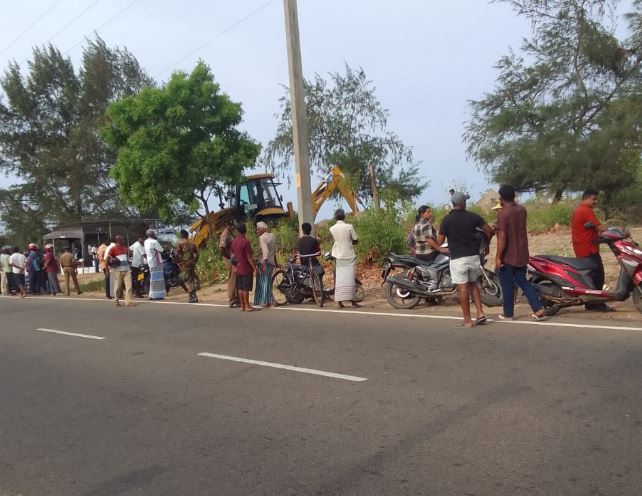 இனியபாரதி தலைமையில் நடந்தாக கூறப்படும் முக்கிய கொலை சம்பவங்கள் – சடலங்களை தோண்டும் பணிகள் ஆரம்பம் இனியபாரதி தலைமையில் நடந்தாக கூறப்படும் முக்கிய கொலை சம்பவங்கள் – சடலங்களை தோண்டும் பணிகள் ஆரம்பம்