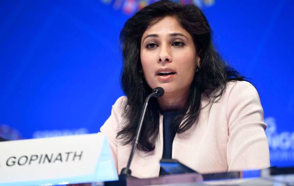 சர்வதேச நாணய நிதியத்தியத்தின் பணியில் இருந்து கீதா கோபிநாத் விடைபெறுகின்றார் சர்வதேச நாணய நிதியத்தியத்தின் பணியில் இருந்து கீதா கோபிநாத் விடைபெறுகின்றார்