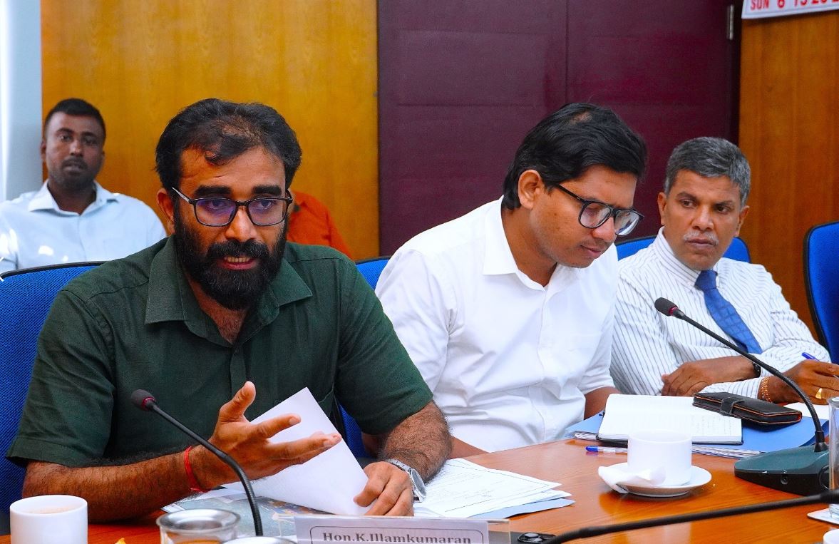 வடக்கில் பொலிஸாரின் டிப்பர்களில் மணல் கடத்தல் – கட்டுப்படுத்த நடவடிக்கை எடுக்க கோரிக்கை வடக்கில் பொலிஸாரின் டிப்பர்களில் மணல் கடத்தல் – கட்டுப்படுத்த நடவடிக்கை எடுக்க கோரிக்கை