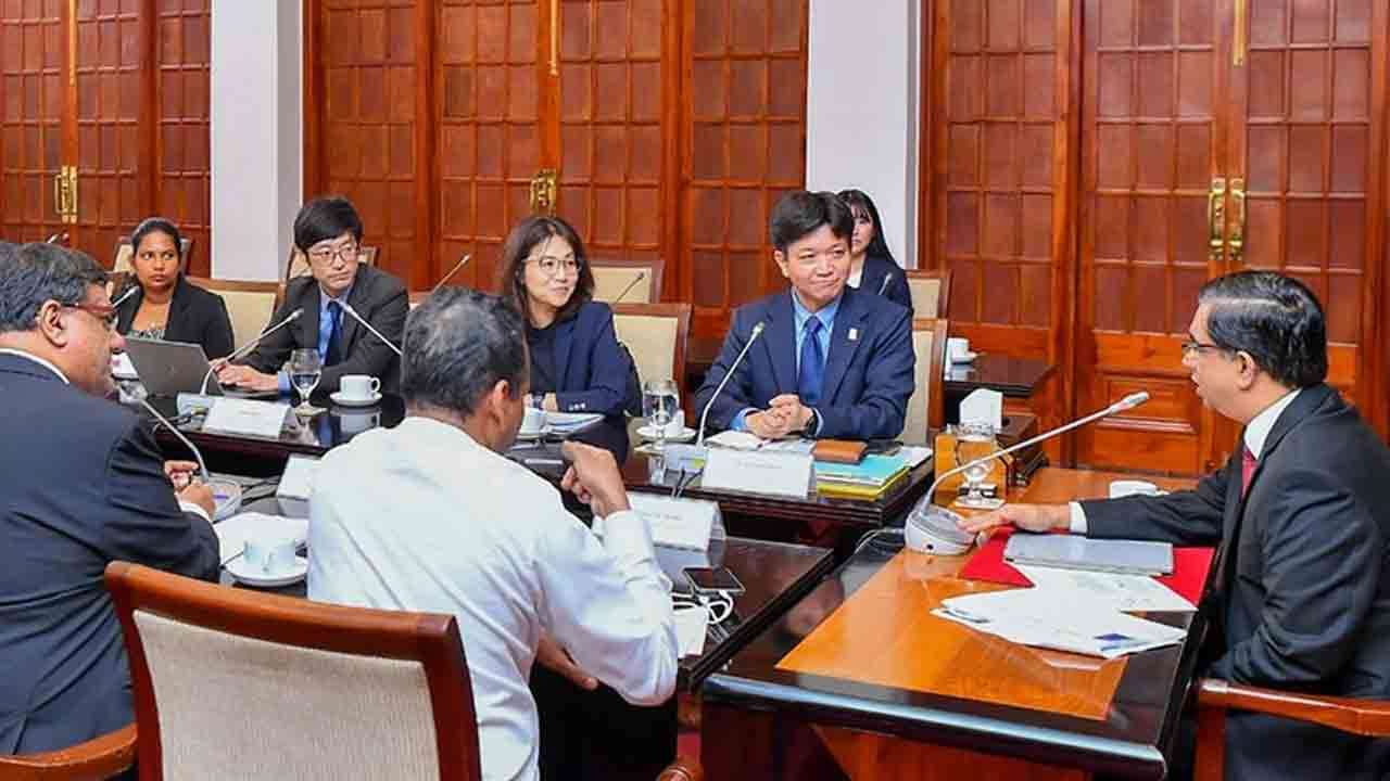இலங்கையில் முன்னுரிமையான முதலீட்டை ஆராயும் ஜப்பானிய தூதுக்குழு இலங்கையில் முன்னுரிமையான முதலீட்டை ஆராயும் ஜப்பானிய தூதுக்குழு