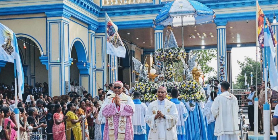 மன்னார் மடு மாதா திருத்தலத்தின் ஆடி மாத திருவிழா -இலட்சக்கணக்கான பக்தர்கள் பங்கேற்பு