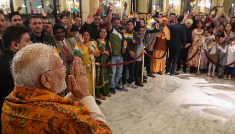 இந்தியப் பிரதமர் மோடிக்கு அர்ஜென்டினாவில் பாரம்பரிய முறையில் வரவேற்பு இந்தியப் பிரதமர் மோடிக்கு அர்ஜென்டினாவில் பாரம்பரிய முறையில் வரவேற்பு