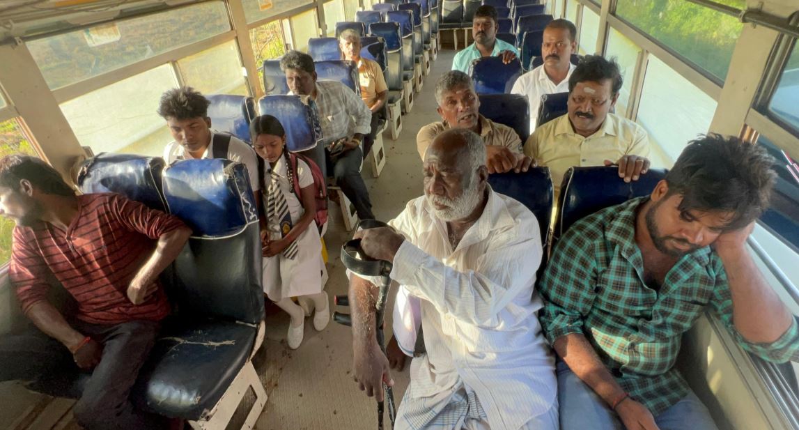 ரவிகரன் எம்.பியின் தலையீட்டில் ஒதியமலை எல்லைக்கிராம மக்களின் போக்குவரத்து இடர்பாட்டிற்குத் தீர்வு ரவிகரன் எம்.பியின் தலையீட்டில் ஒதியமலை எல்லைக்கிராம மக்களின் போக்குவரத்து இடர்பாட்டிற்குத் தீர்வு
